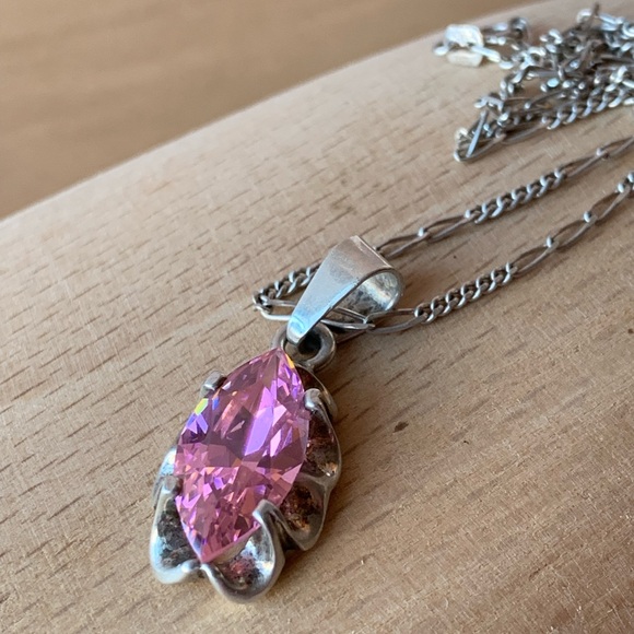 VINTAGE NAVETTE PINK ICE CZ PENDANT W/ FIGARO CHAIN 925 STERLING MADE IN MEXICO - Picture 3 of 16